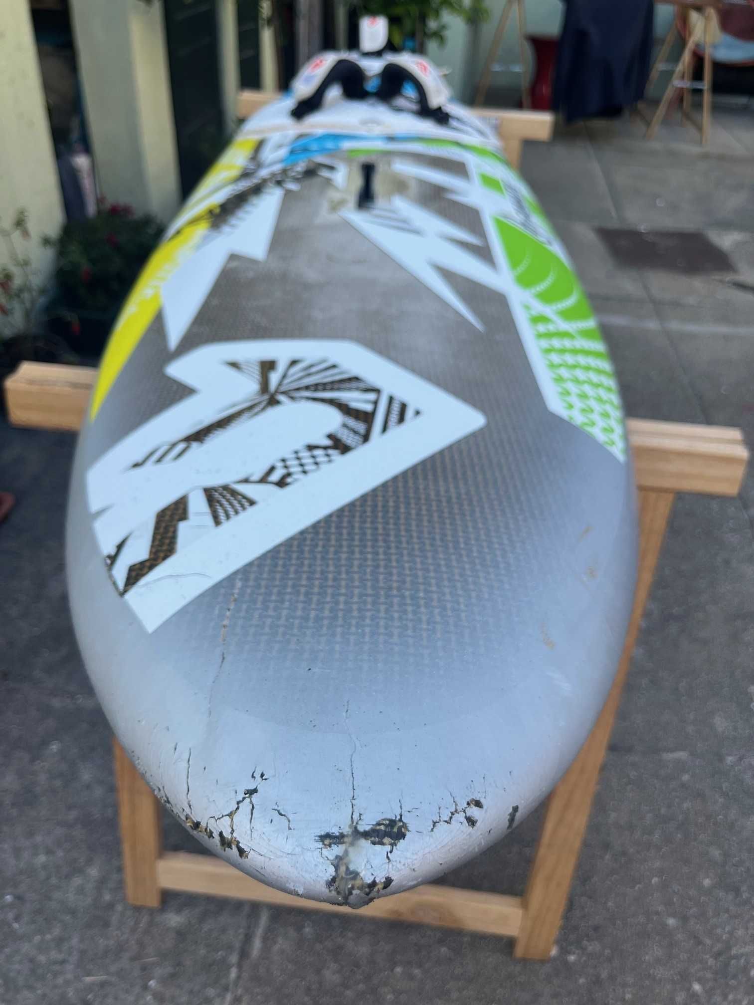 Prancha Windsurf ondas Fanatic wave 79 litros wave team edition carbon