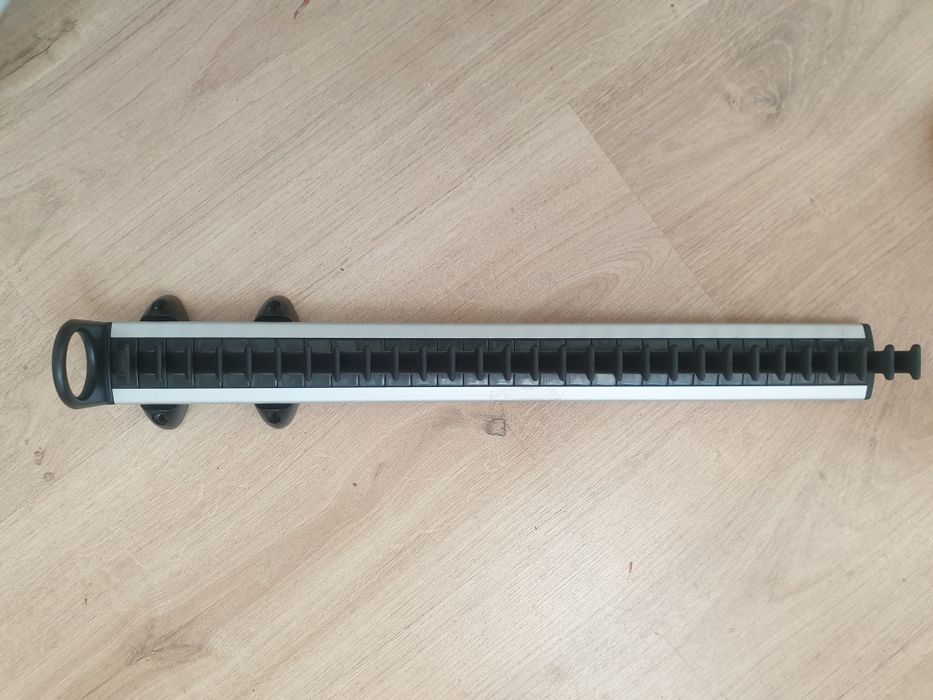 Wieszaki do szaf. Krawaty, paski, żelazko i odkurzacz