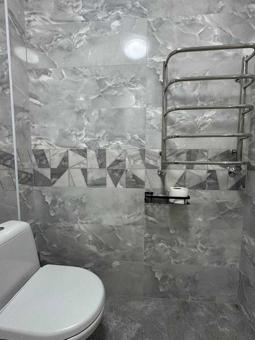 Продаж 2-кімнатної квартири в новому будинку в центрі міста