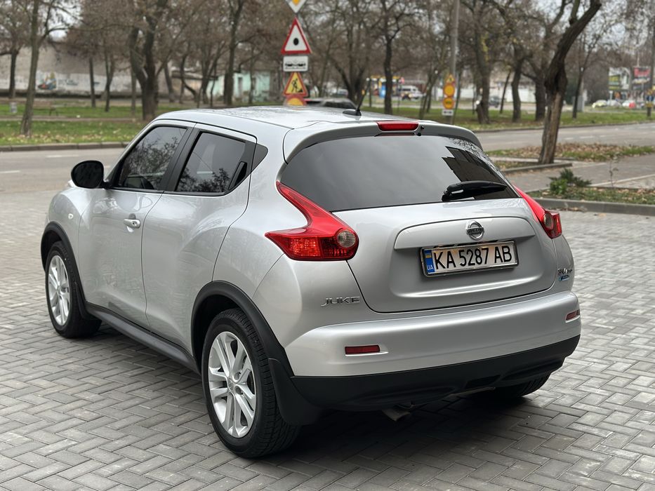 Продам Nissan Juke 2012 год Автомат
