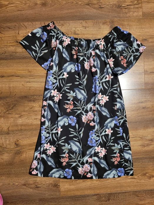 Hiszpanka letnia wakacyjna sukienka Reserved