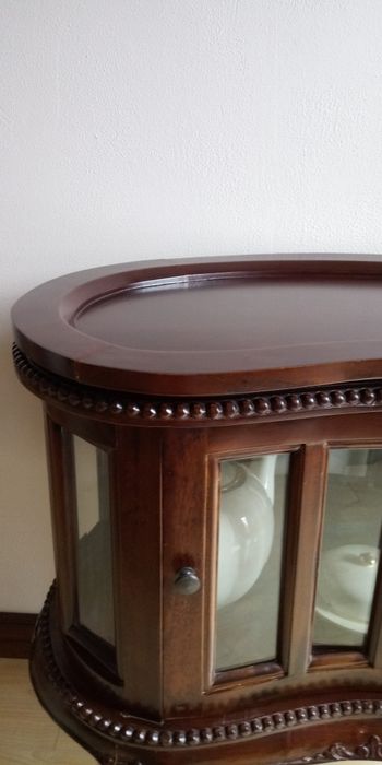 Barek nerka z mahoniu