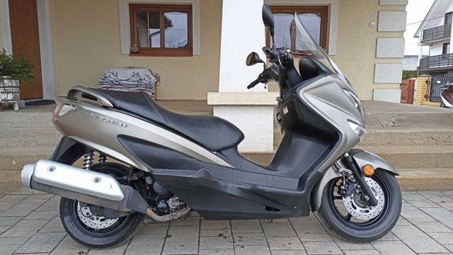 Suzuki Burgman 125 ABS, rok 2017