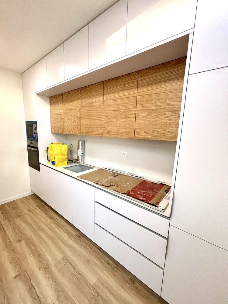 Quarto em moradia com 3 quartos para estudantes.