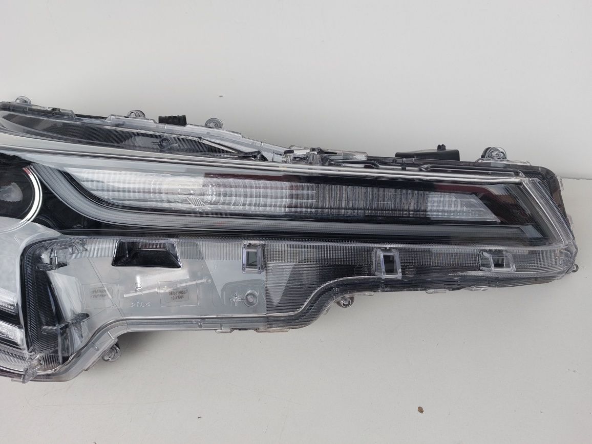 Lampa przednia prawa Toyota Corolla L21 E210 Full Led Europa