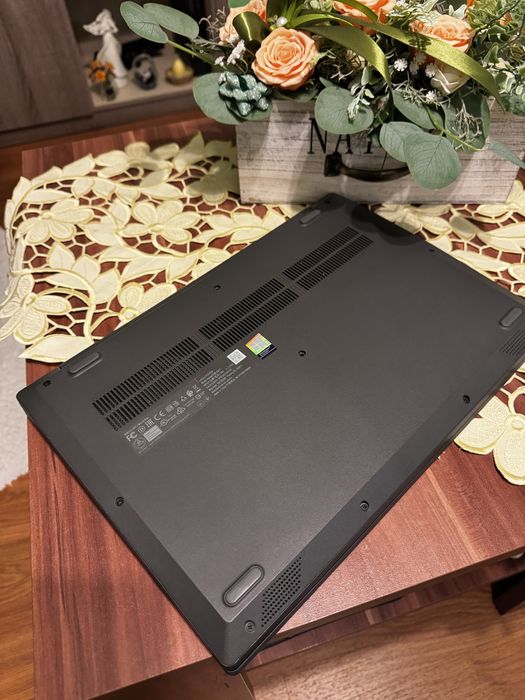 Laptop do pracy i nauki – Lenovo SSD, Windows 11