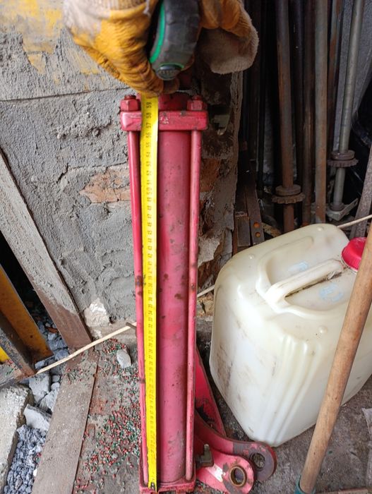 Продам нові та робочі гідроциліндр хтз,.