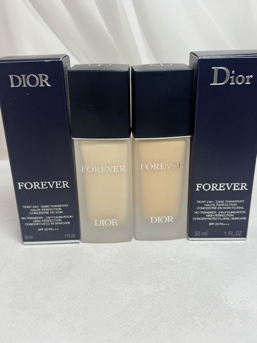Тональний крем Dior Addict Forever