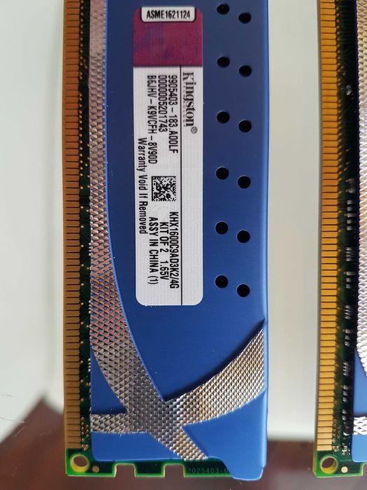 4x RAM Kingston HyperX Genesis KHX1600C9AD3K2/4G DDR3, radiatory alum.