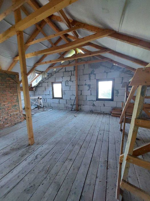 Продаж будинку в м.Самбір, село Ваньковичі. (25 сот.)ОГОРОДЖЕНИЙ.