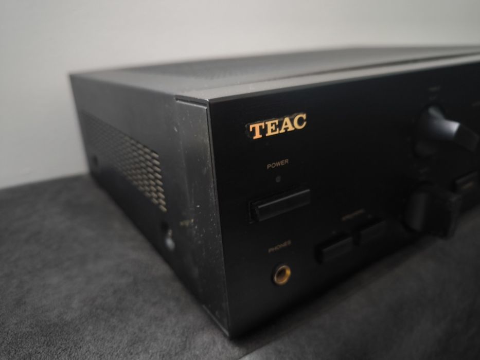 Wzmacniacz stereo TEAC A-X1030