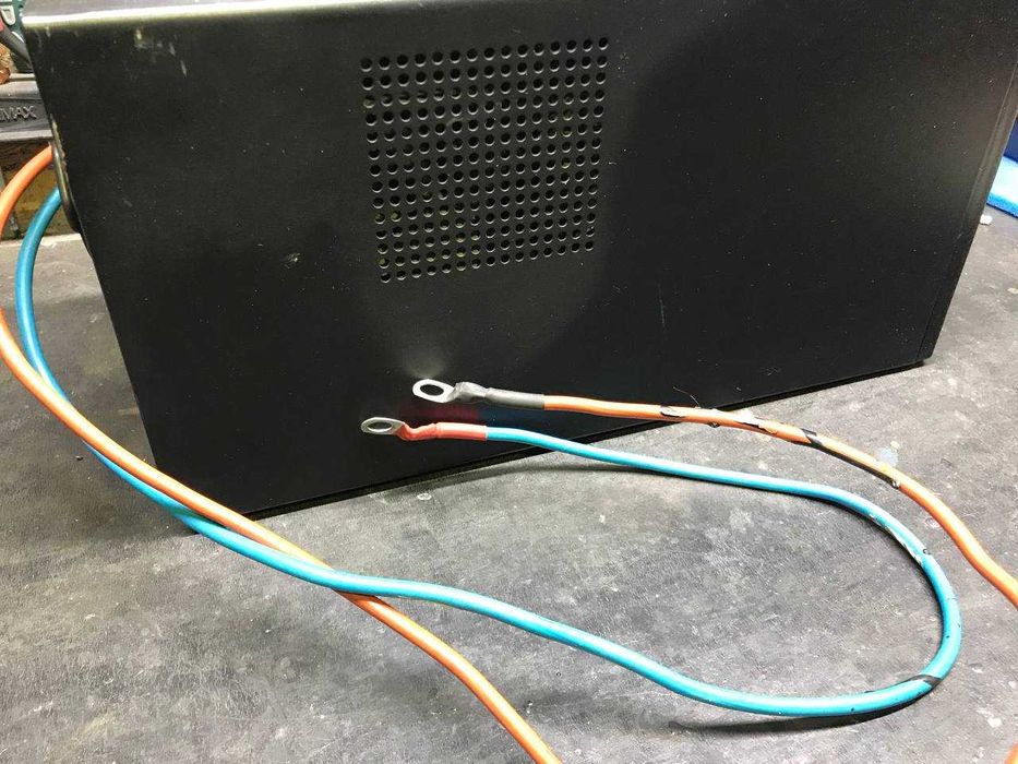 ДБЖ APC Smart 1000 UPS