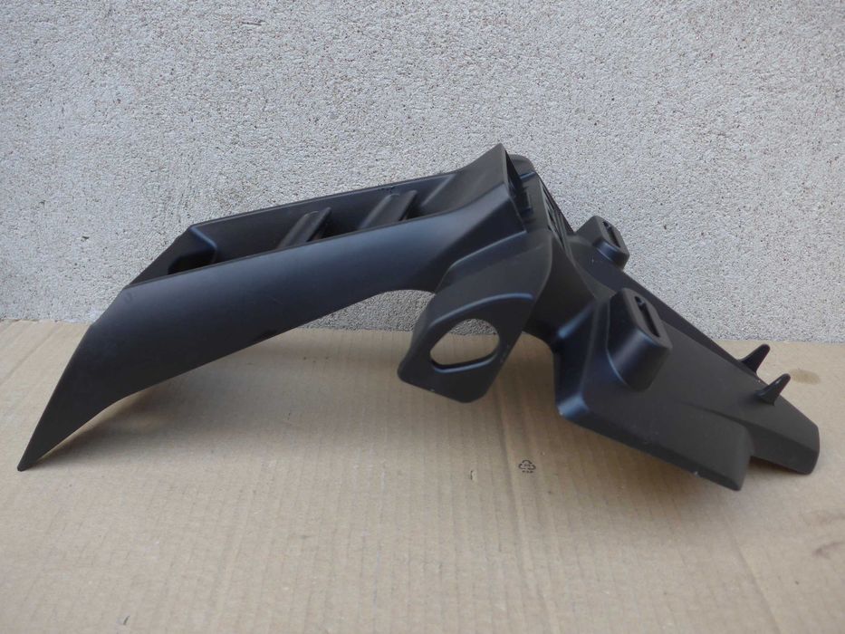 Yamaha FZ1/FZ8 Błotnik tył mocowanie tablicy