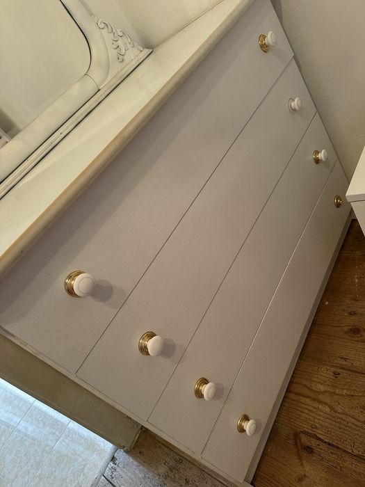 Comoda branca com espelho