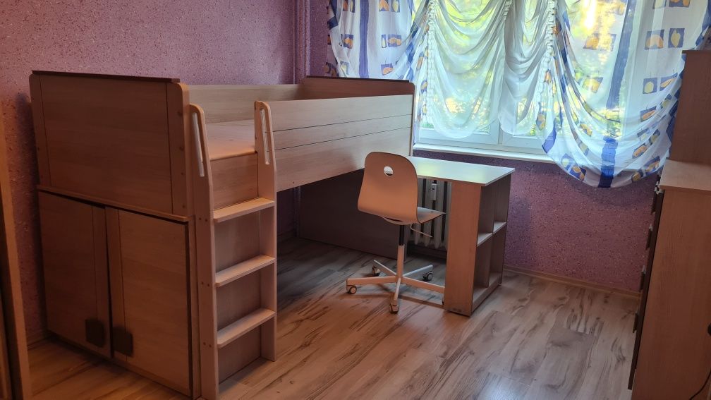 łóżko z biurkiem regał szafka