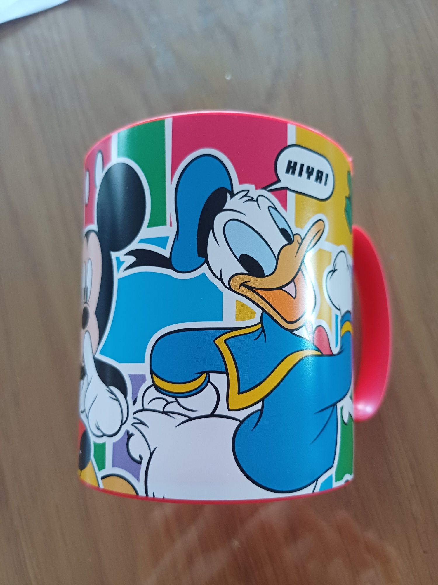 Kubek z kaczorem Donaldem, myszką Miki oraz Goofy'm