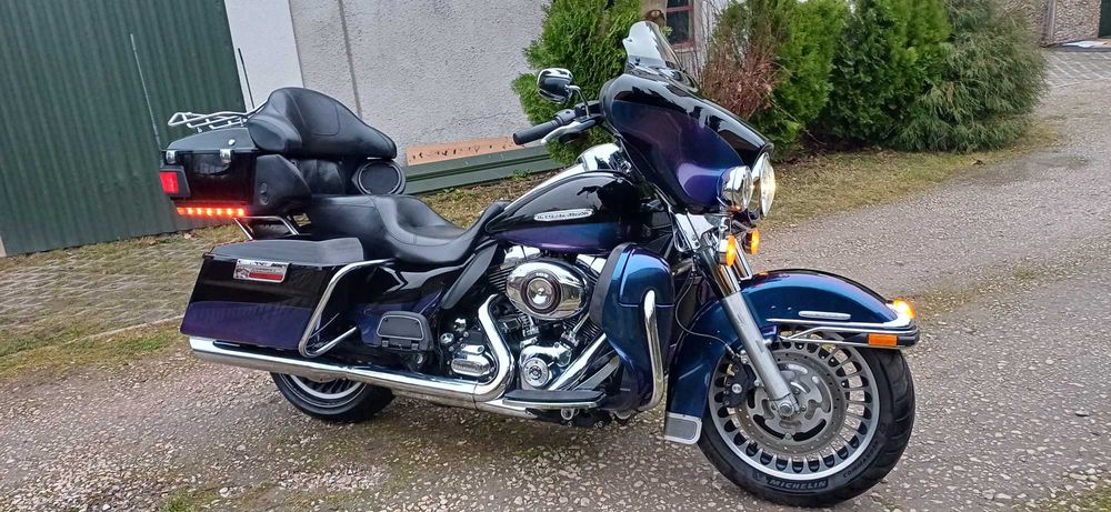 Harley Davidson Electra Glide Ultra Limited FLHTK Road King Street