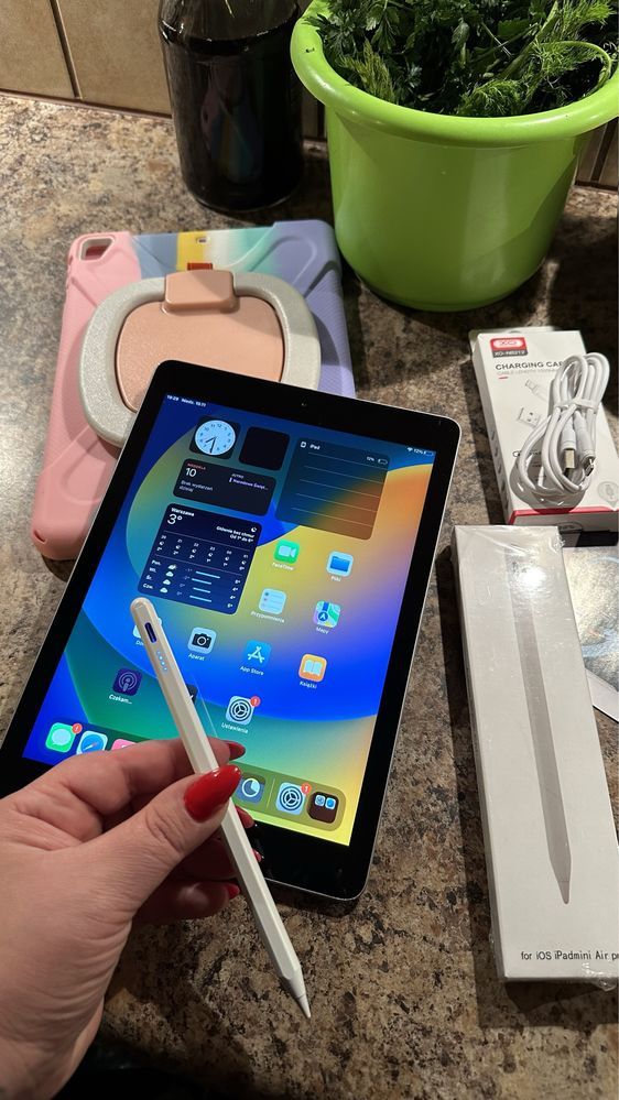Tablet iPad Apple Retina + NOWY RYSIK - Touch ID - PROCREATE