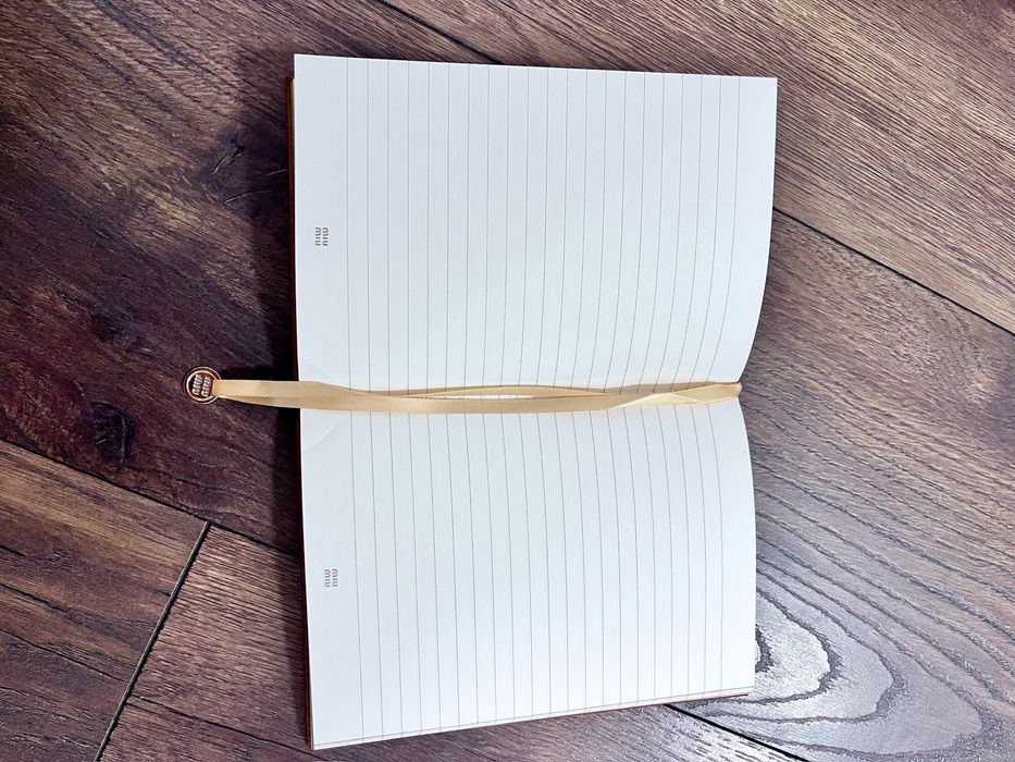 Блокнот Миу.