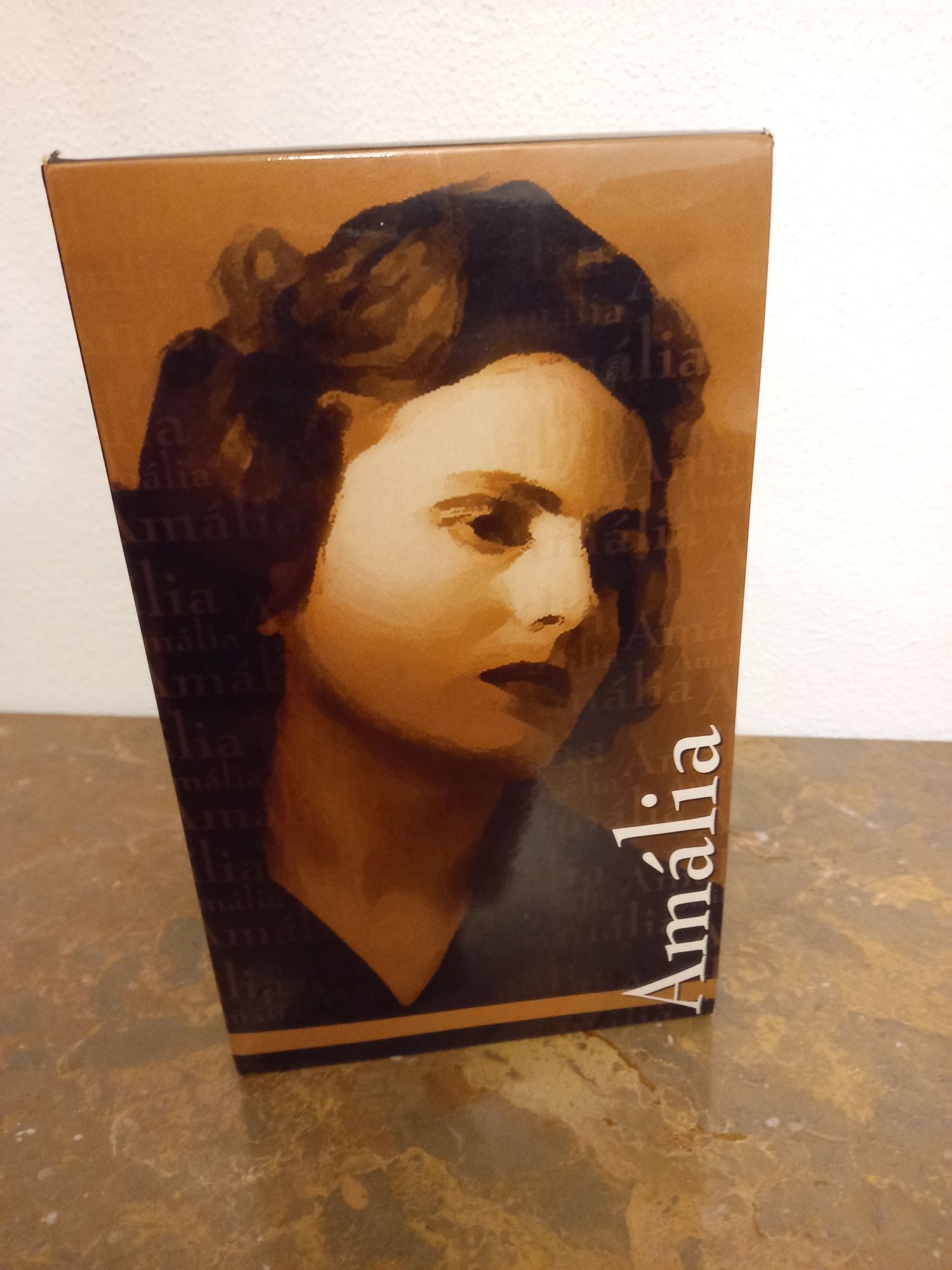 Caixa com três filmes de AMÁLIA RODRIGUES.