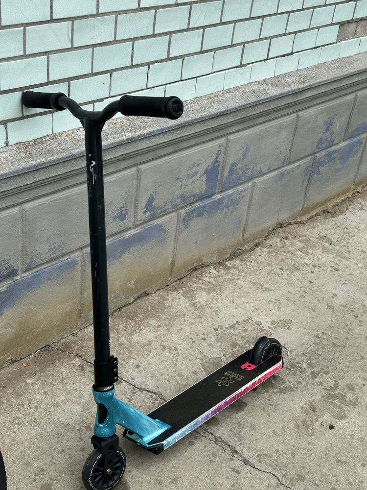 Продам трюковий самокат Slamm