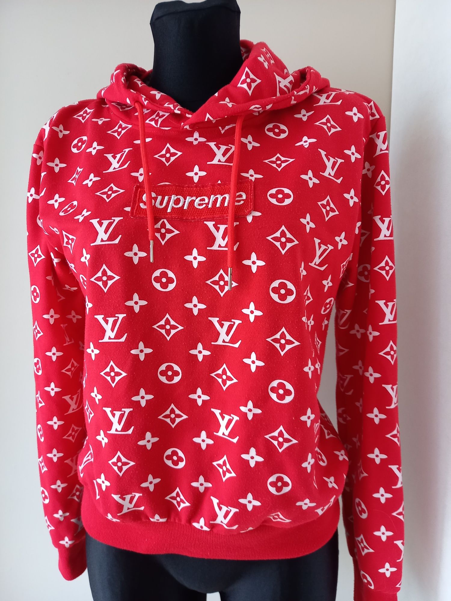 Bluza mlodziezowa-damska z kapturem logo super stan M