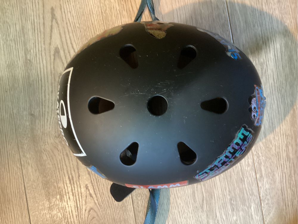 Kask na hulajnoge, deskorolkę, rolki (SlammScooters)