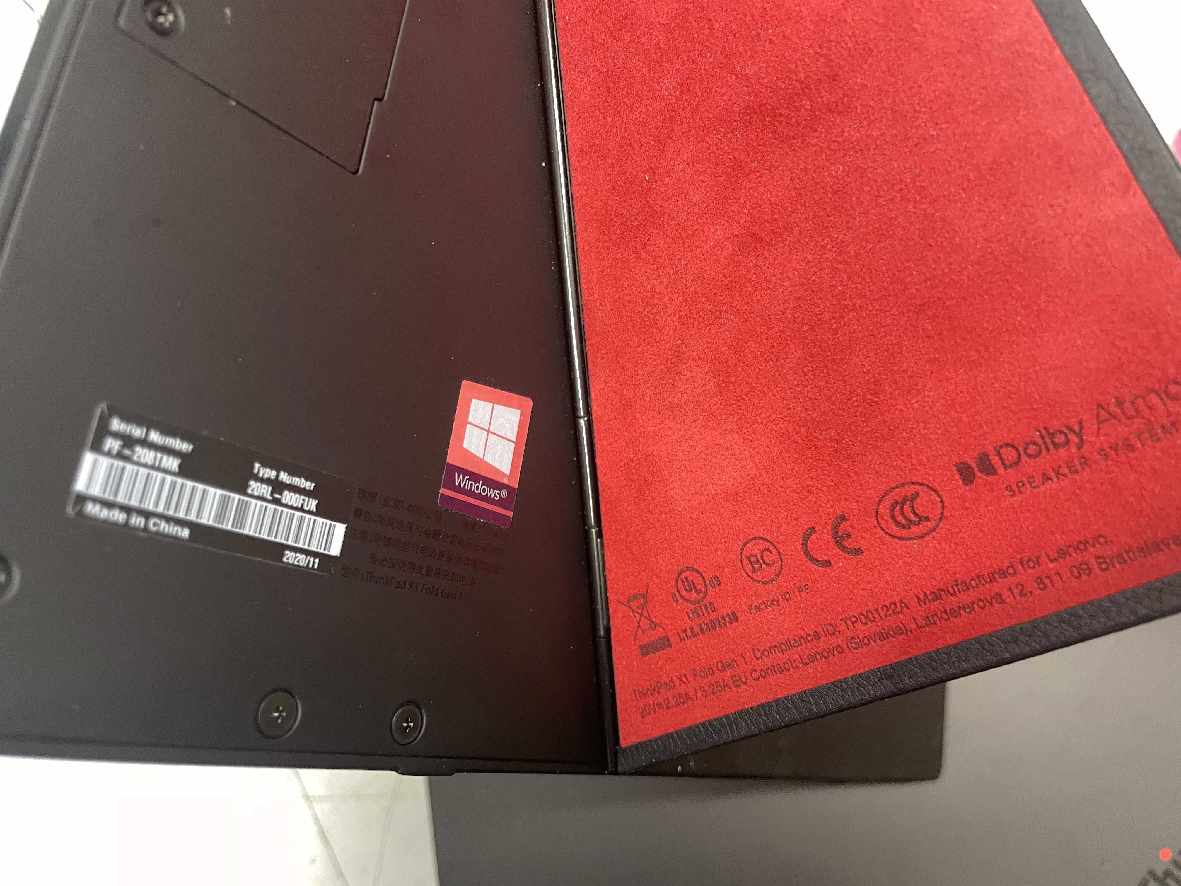 Ноутбук книжка с гибким экраном Lenovo ThinkPad X1 Fold на запчасти