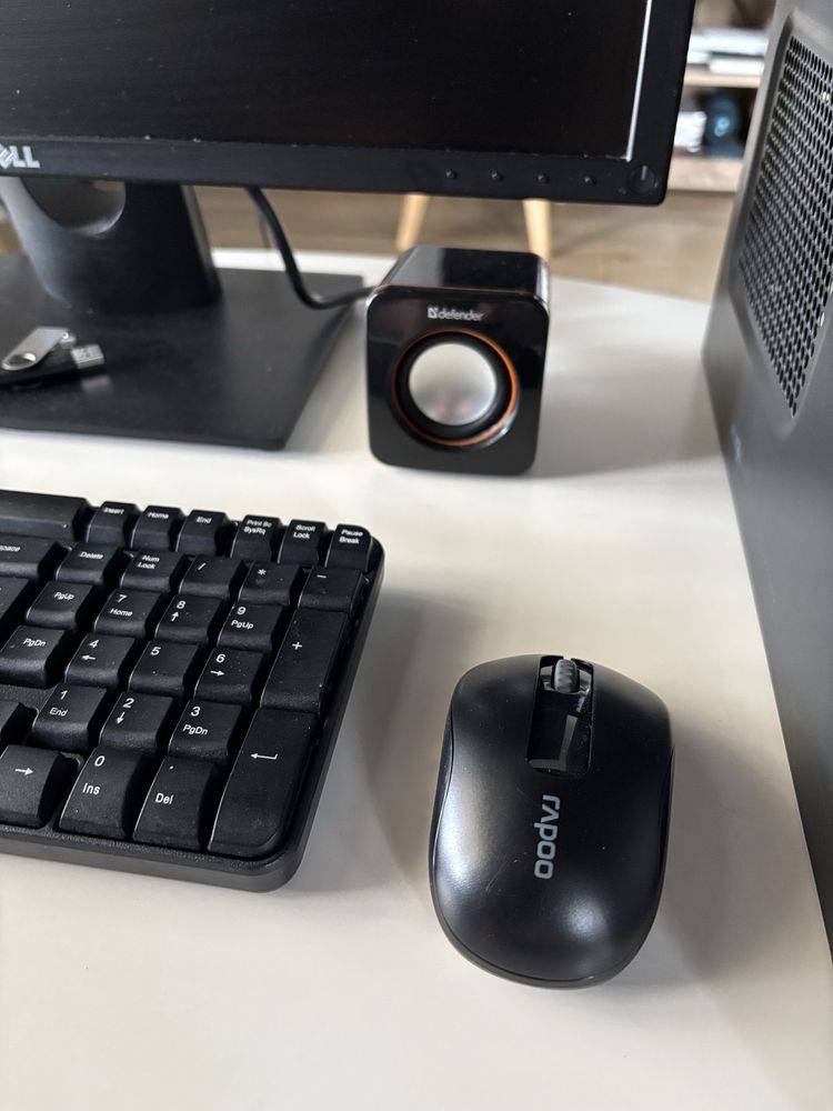 Компьютер Logic Power, монитор Dell, процесор Intel i7