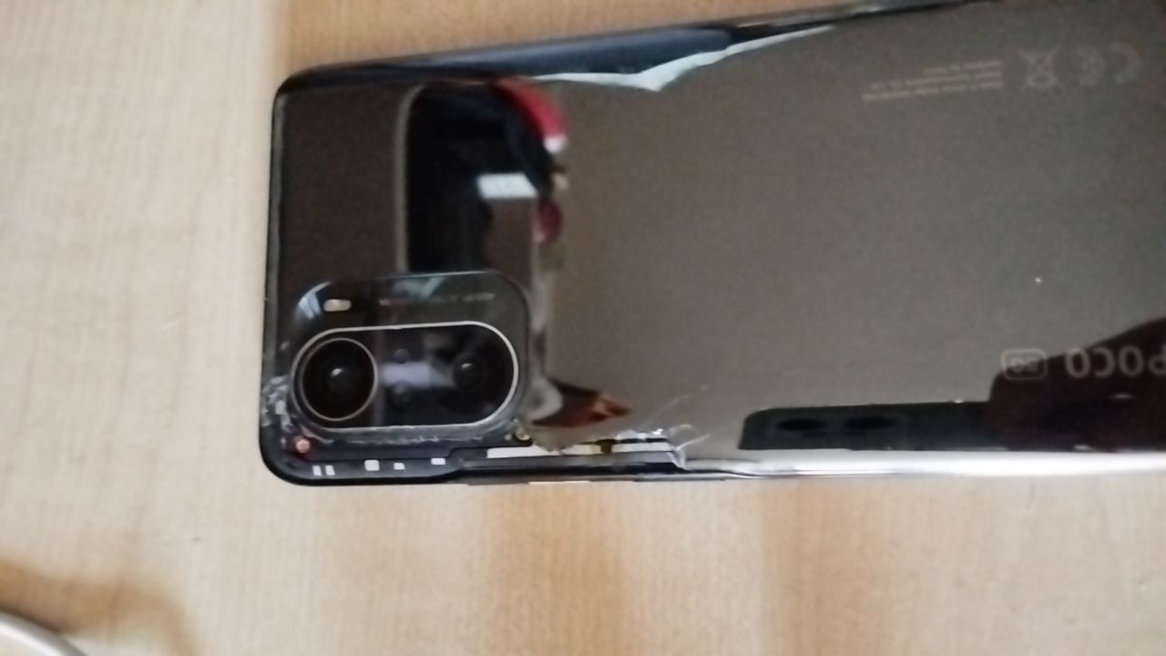 Poco F3 128Gb, разбитый
