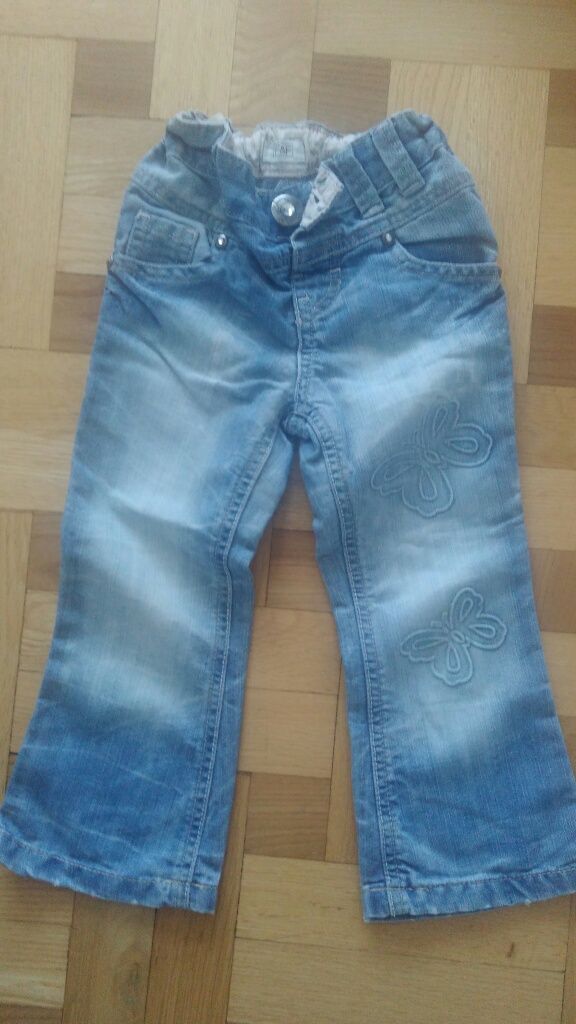 3 pary spodni jeansowych rozmiar 104