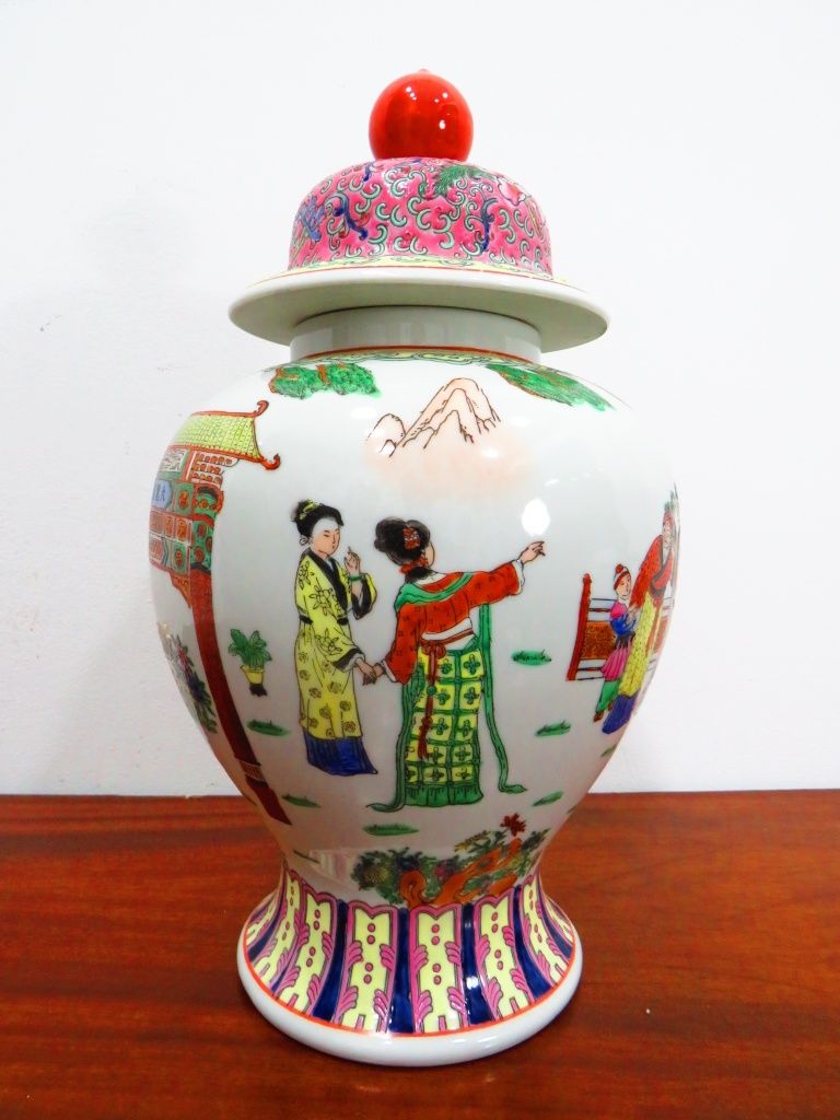 Pote em cerâmica de Macau.