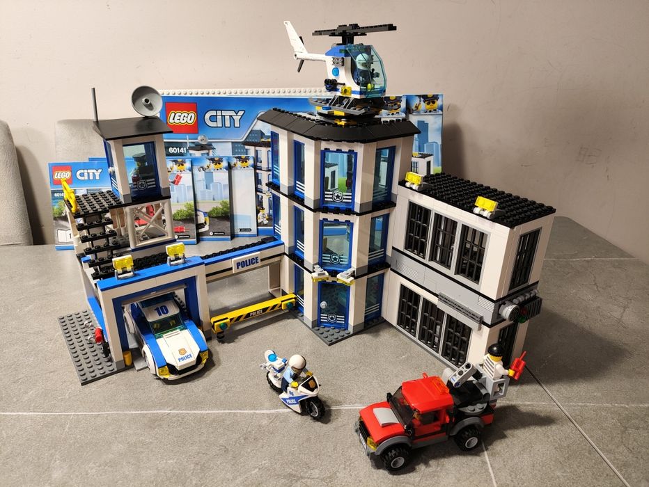 Zestaw LEGO City 60141 Policja