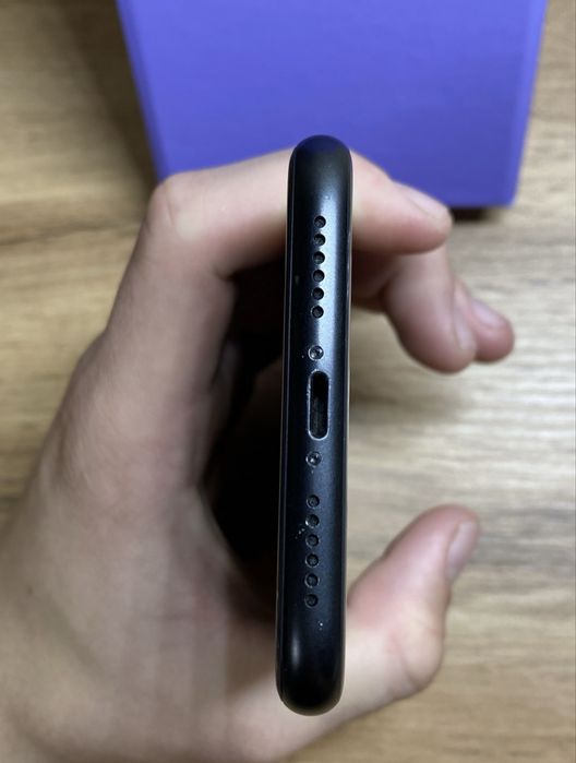 Продам iPhone XR 64GB