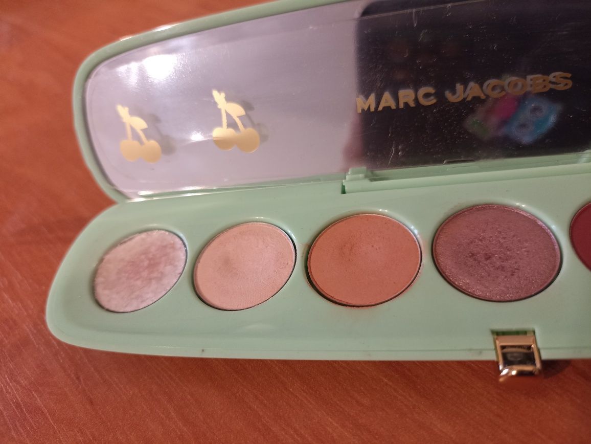 Marc Jacobs eye-conic, 880 Cherrific paletka paleta cieni