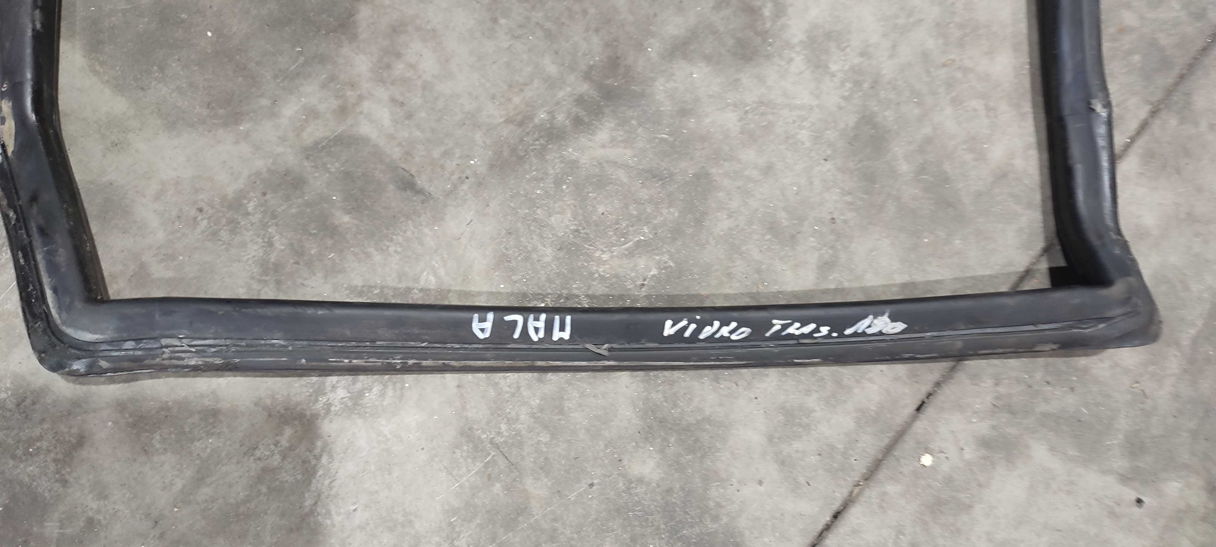 Borracha de vidro Mercedes 190
