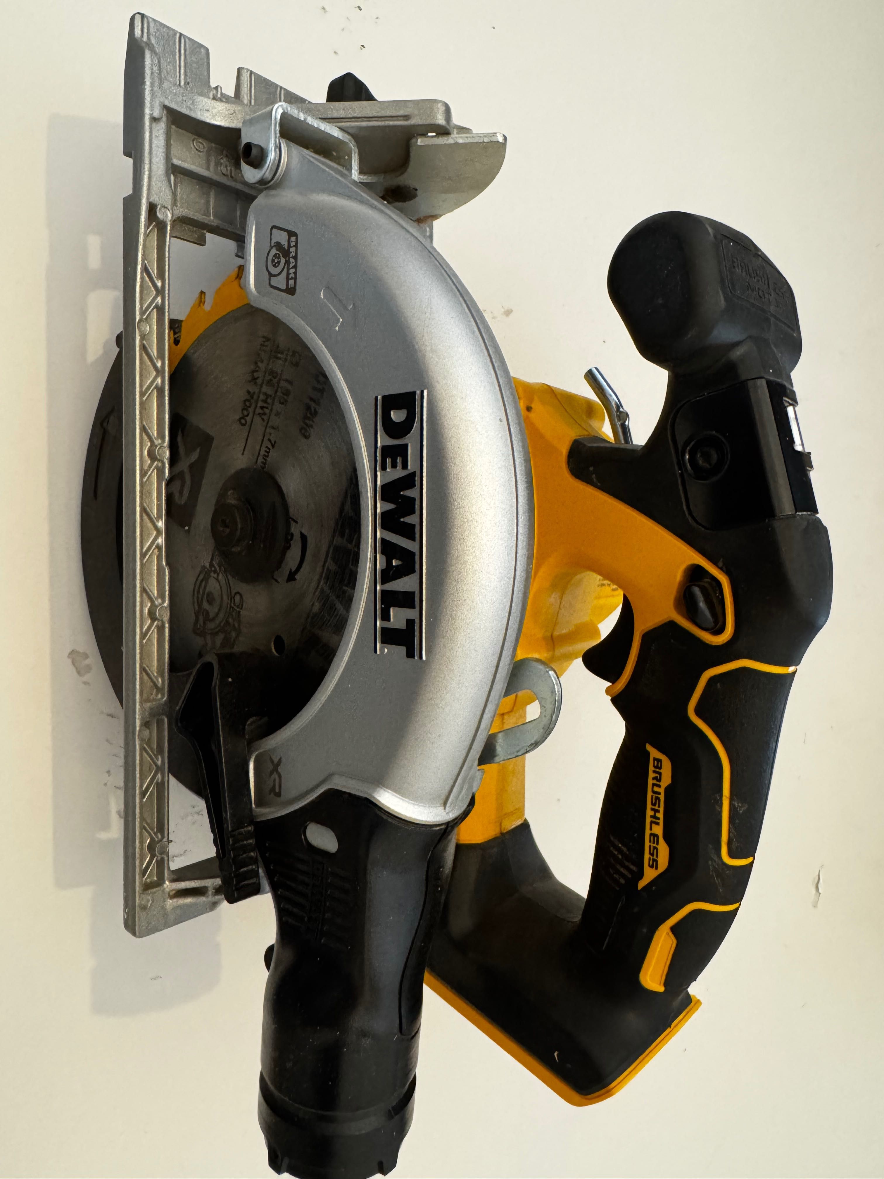Piła tarczowa Dewalt DCS565