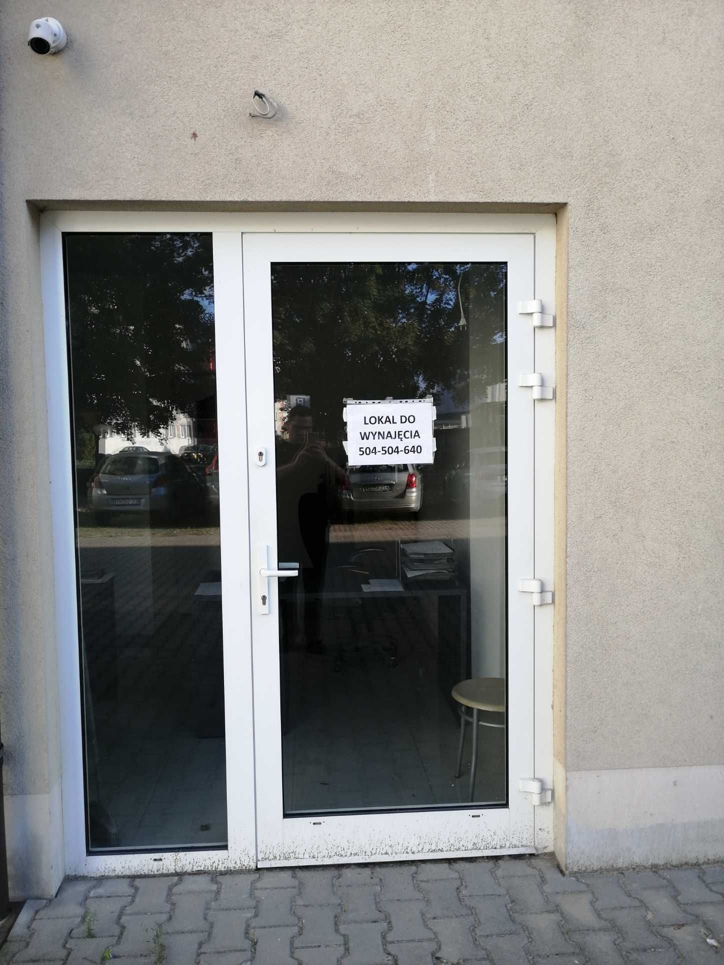 Lokal 16 m2 parter CENTRUM ALEKSANDROWA (parking, witryna)
