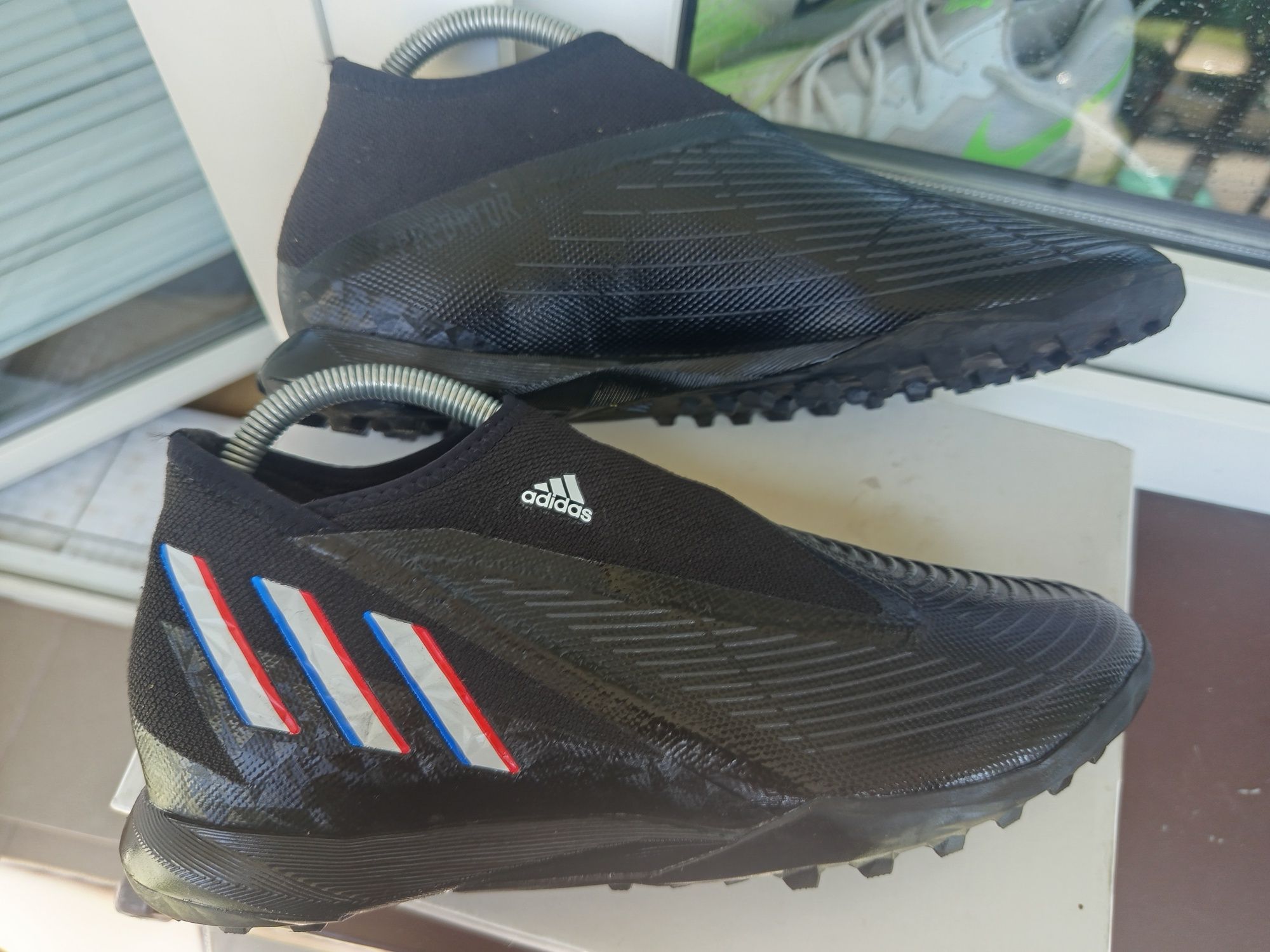 Adidas predator .