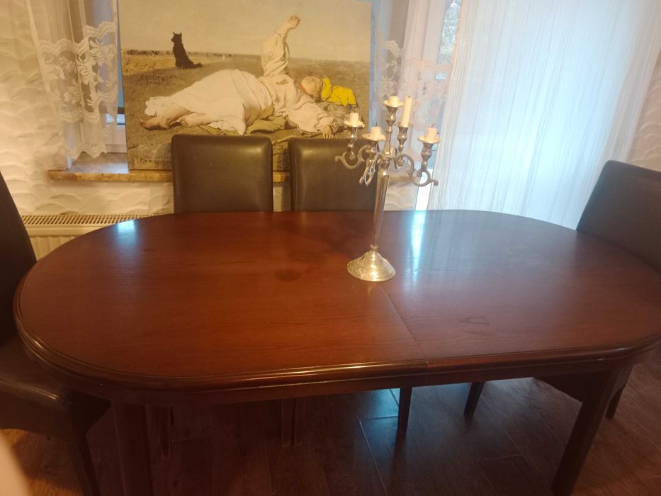 Stół dębowy ciemny rozkładany z krzesłami