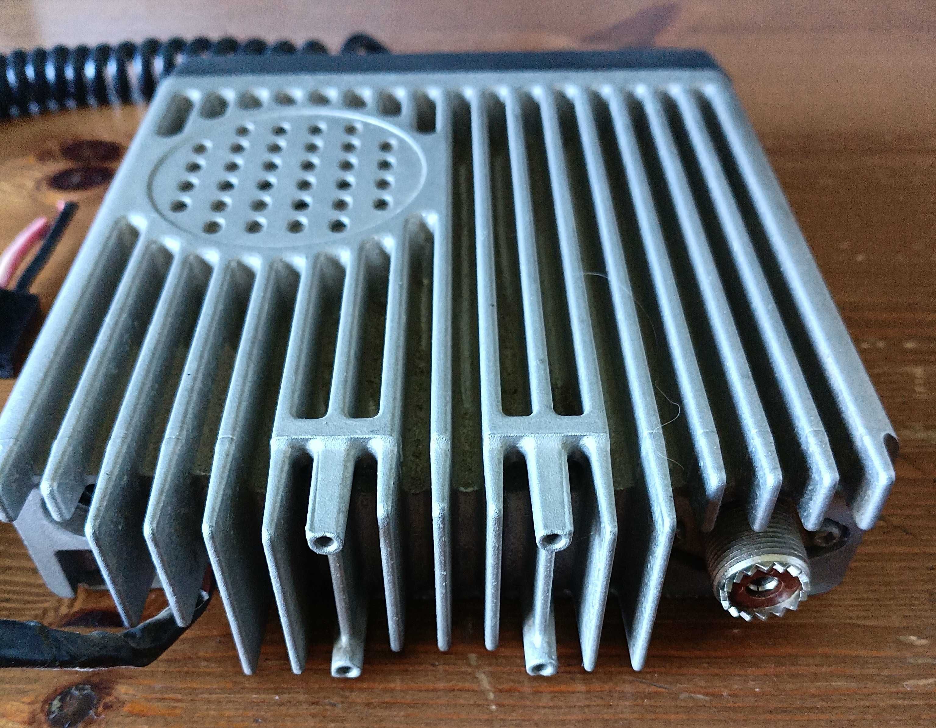 Radiotelefon Icom IC-F310.