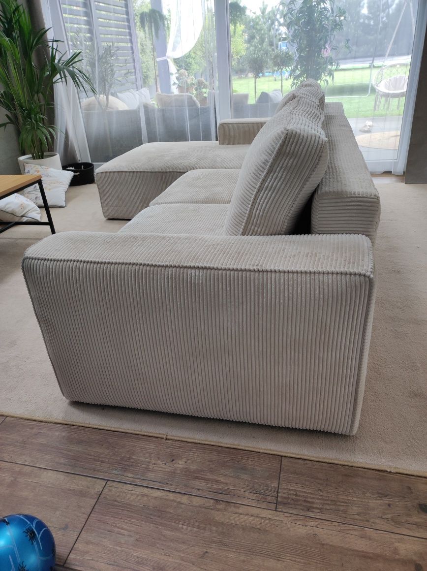 Beżowa sztruksowa kanapa narożnik duży sofa  funkcja spania