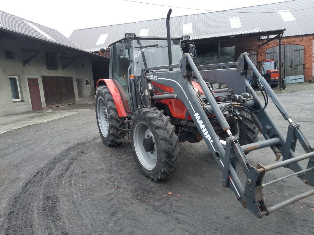 Massey Ferguson 4235