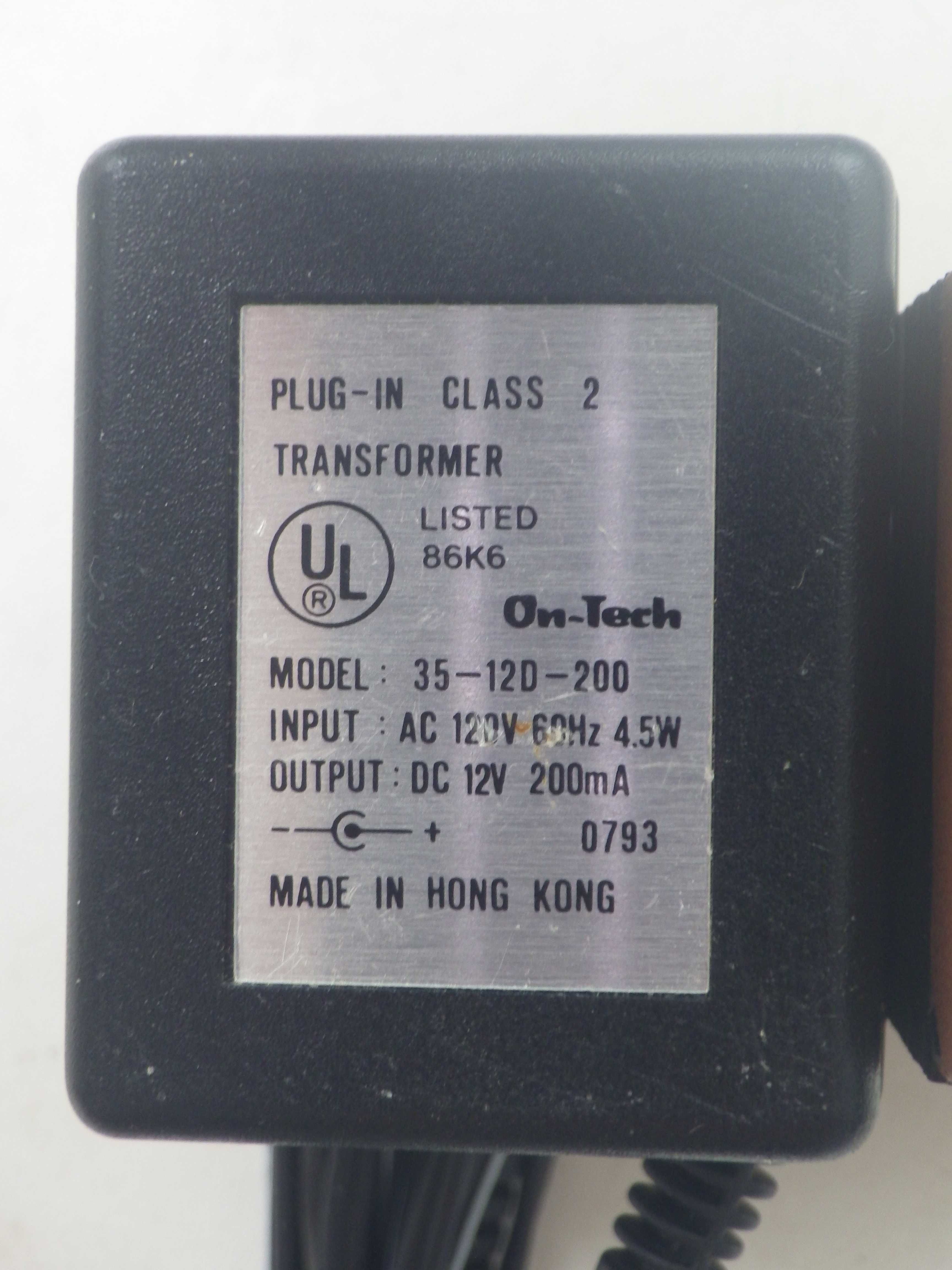 Адаптер Om-Tech АС120V\DC12V, 200mA