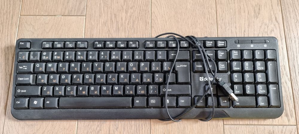 Клавиатура  черная проводная