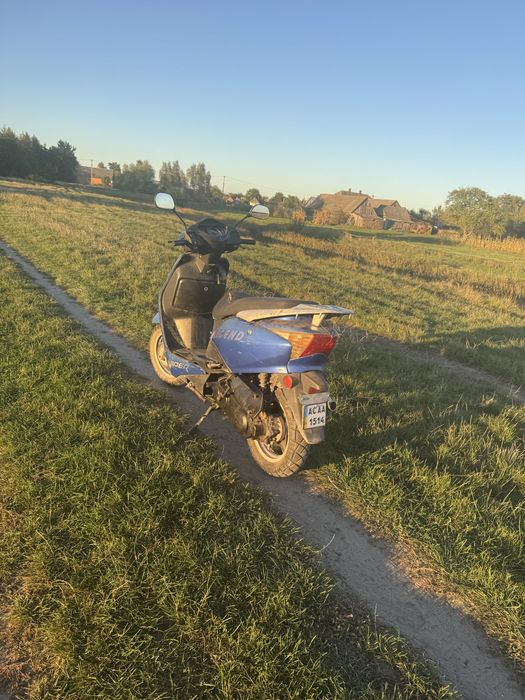 Продам скутер на ходу з документами