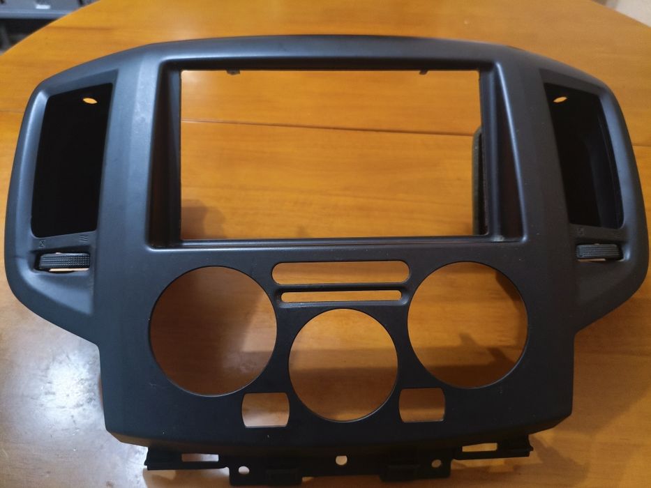 Накладка торпедо nissan nv 200 env 200. Дифлектори воздуховода