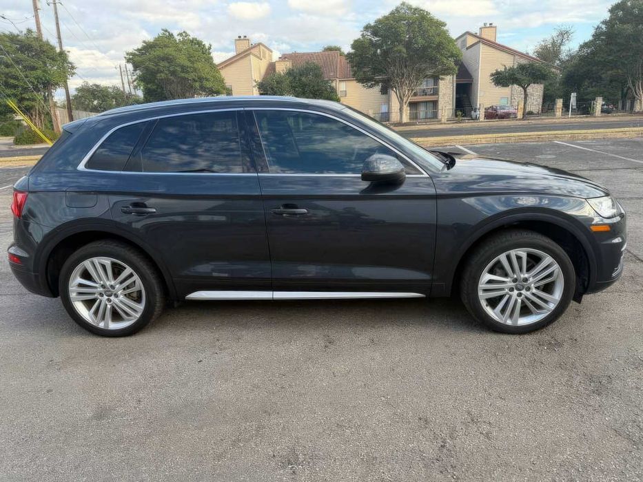 Audi Q5 quattro Premium Plus 45 TFSI      2019