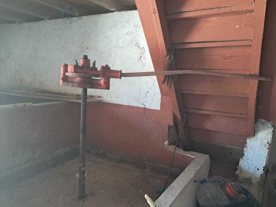 Vendo prensa hidráulica para vinho para despachar!