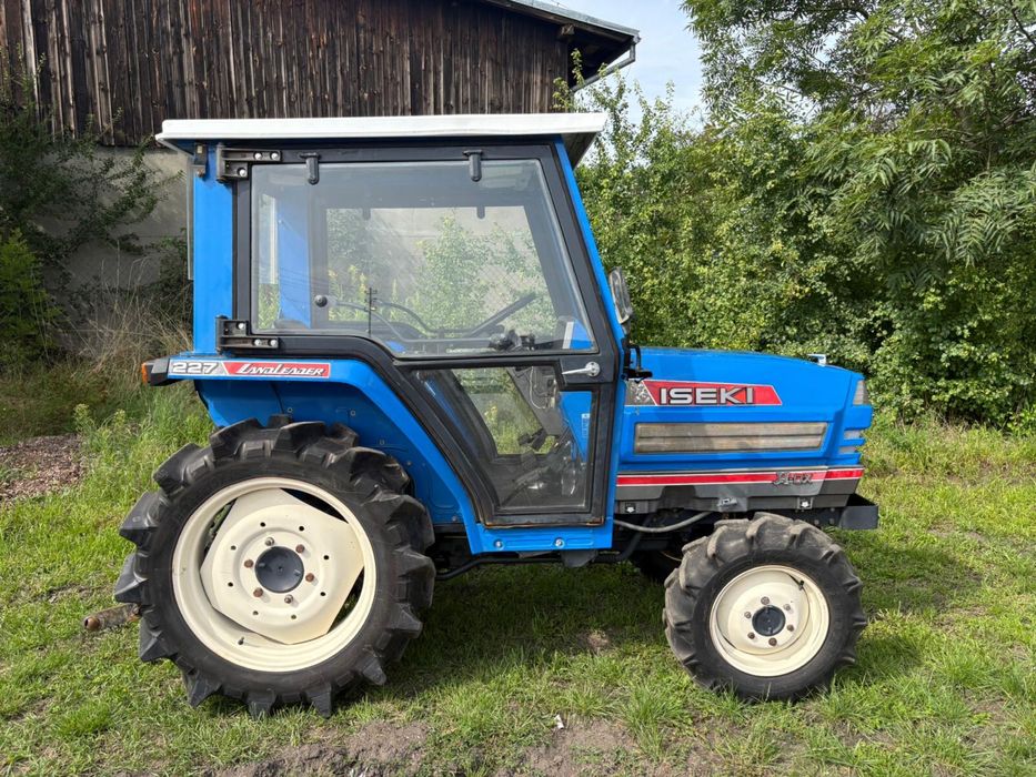 Traktor iseki 227 naped 4x4 wspomaganie rewers Tur kubota